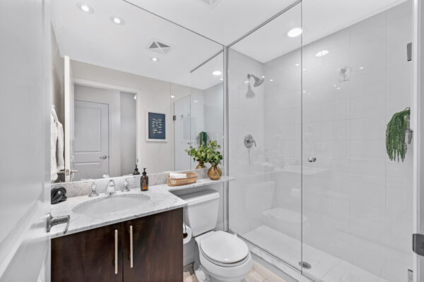 21-Grand-Magazine-#1408-Toronto-Web-Salisbury-35