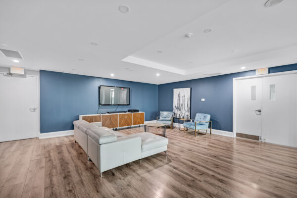 21-Grand-Magazine-#1408-Toronto-Web-Salisbury-45