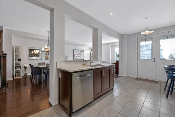 322-Lakebreeze-Drive-Clarington-Web-Salisbury-21
