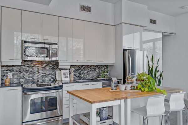 510-King-Street-East-#409-Toronto-Web-Salisbury-13