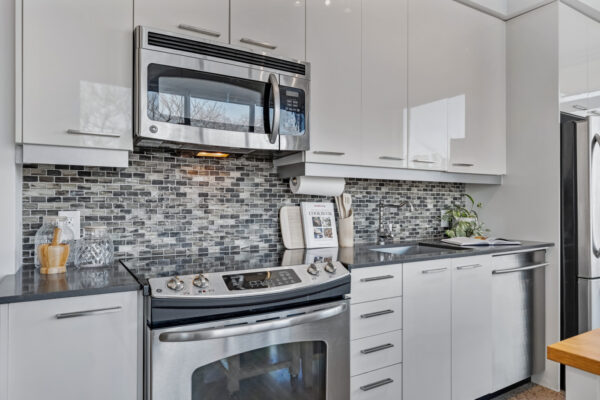 510-King-Street-East-#409-Toronto-Web-Salisbury-14