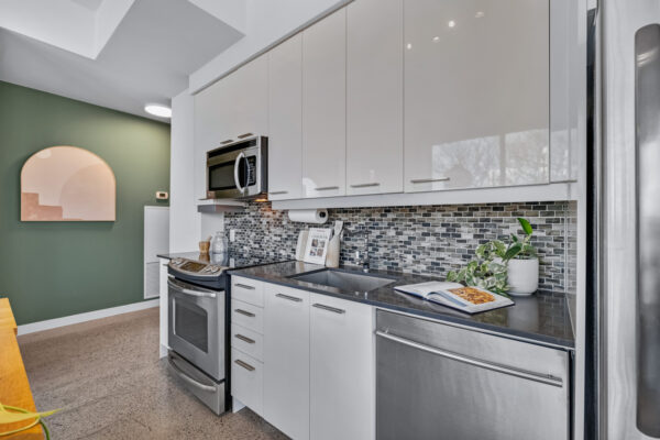 510-King-Street-East-#409-Toronto-Web-Salisbury-15