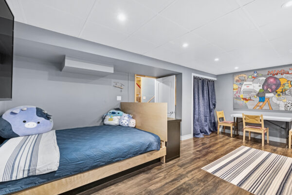 7-Bedford-Estates-Crescent-Barrie-Web-Salisbury-43