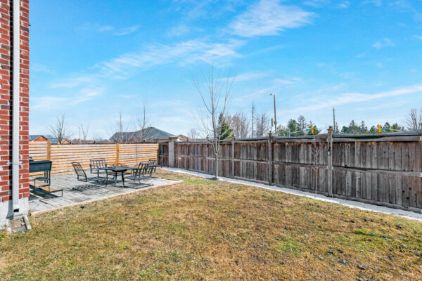 7-Bedford-Estates-Crescent-Barrie-Web-Salisbury-51