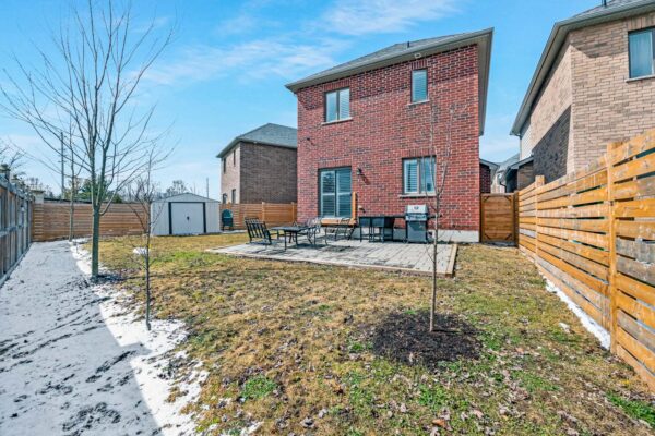 7-Bedford-Estates-Crescent-Barrie-Web-Salisbury-55