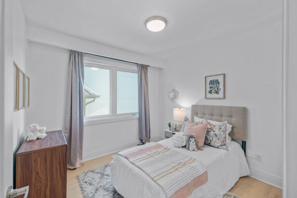 7-Friendly-Drive-Toronto-Web-Salisbury-34