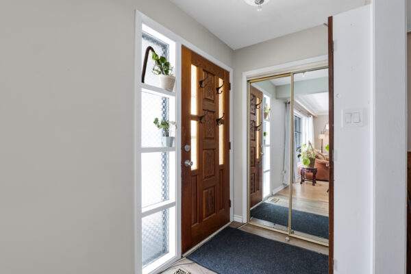 730-Medowvale-Road-Toronto-Web-Salisbury-10