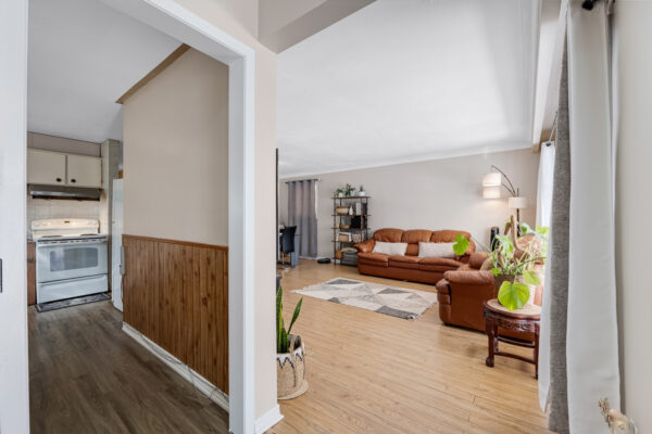 730-Medowvale-Road-Toronto-Web-Salisbury-11