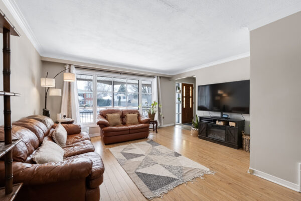 730-Medowvale-Road-Toronto-Web-Salisbury-15