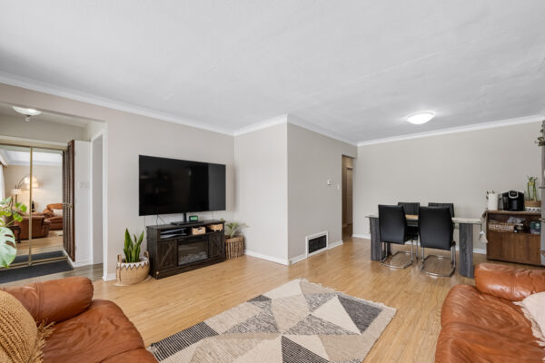 730-Medowvale-Road-Toronto-Web-Salisbury-16