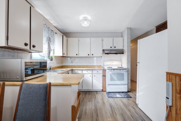 730-Medowvale-Road-Toronto-Web-Salisbury-22