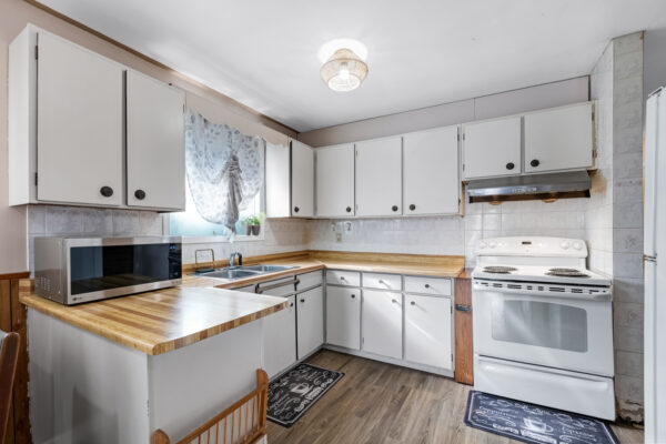 730-Medowvale-Road-Toronto-Web-Salisbury-23