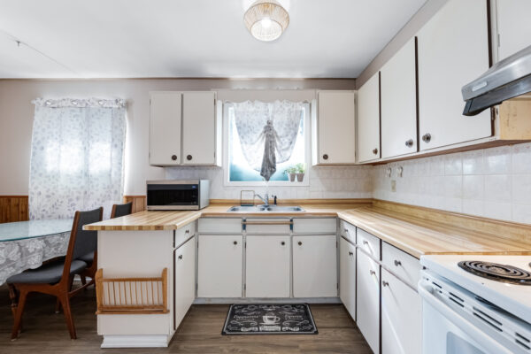 730-Medowvale-Road-Toronto-Web-Salisbury-24