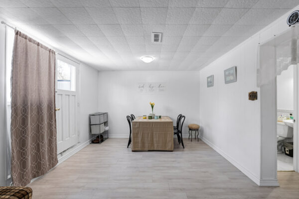 730-Medowvale-Road-Toronto-Web-Salisbury-40