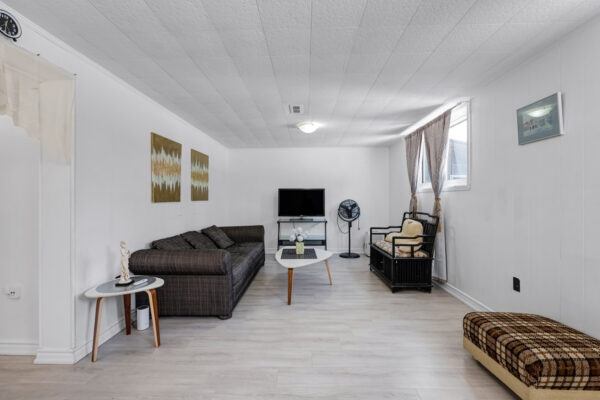 730-Medowvale-Road-Toronto-Web-Salisbury-43
