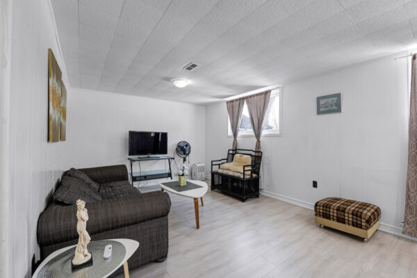 730-Medowvale-Road-Toronto-Web-Salisbury-44