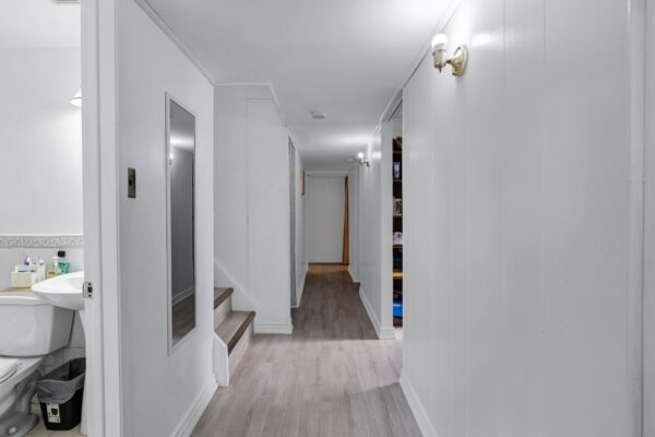 730-Medowvale-Road-Toronto-Web-Salisbury-47