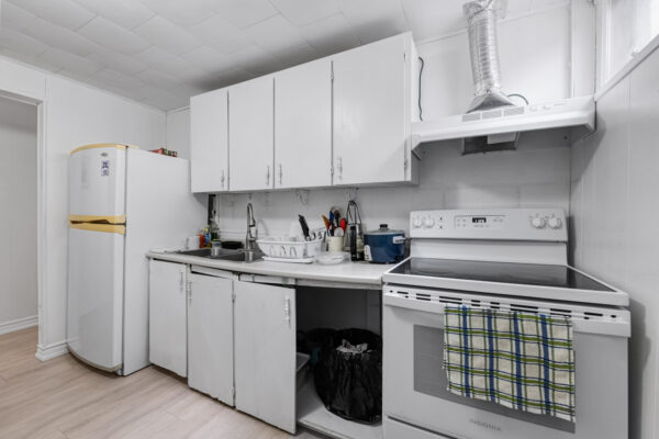 730-Medowvale-Road-Toronto-Web-Salisbury-53