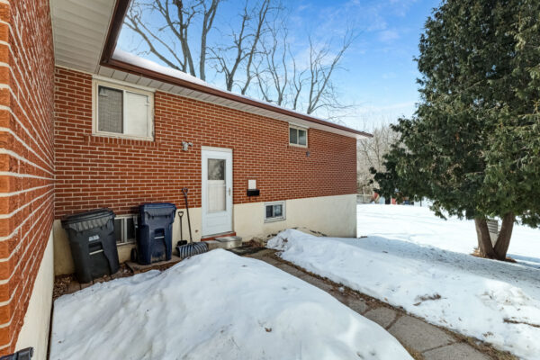 730-Medowvale-Road-Toronto-Web-Salisbury-62