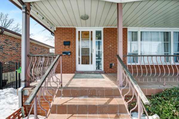 730-Medowvale-Road-Toronto-Web-Salisbury-9