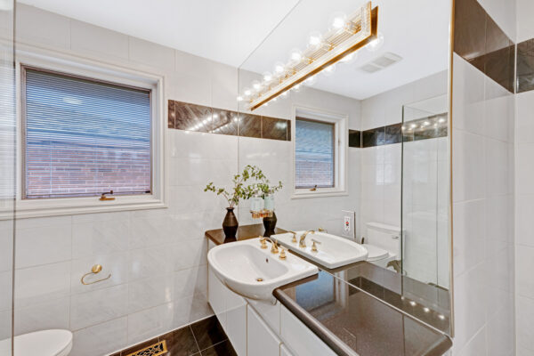 1-Restwell-Crescent-Toronto-Web-Salisbury-40