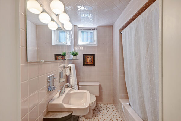 1-Restwell-Crescent-Toronto-Web-Salisbury-53