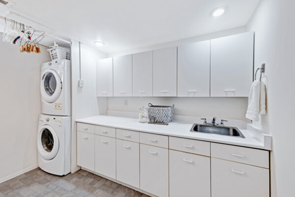 1-Restwell-Crescent-Toronto-Web-Salisbury-58