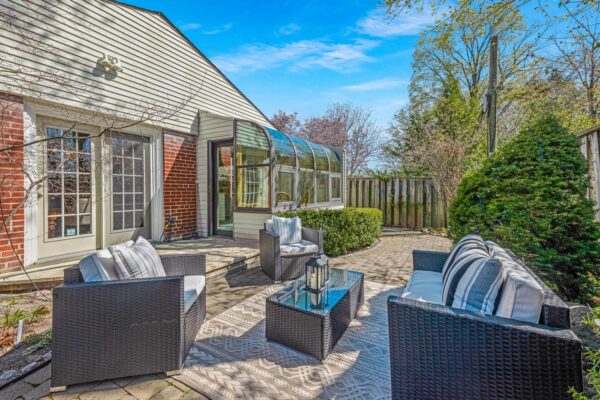 1-Restwell-Crescent-Toronto-Web-Salisbury-64