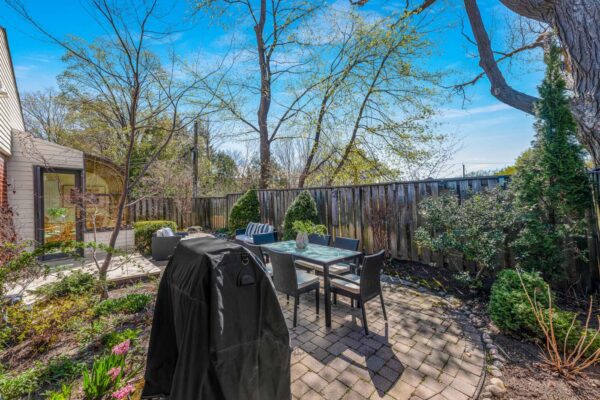 1-Restwell-Crescent-Toronto-Web-Salisbury-65