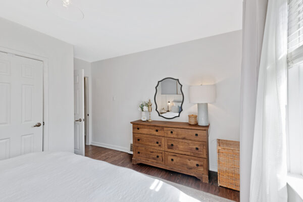 1303-Crossfield-Bend-Mississauga-Web-Salisbury-27