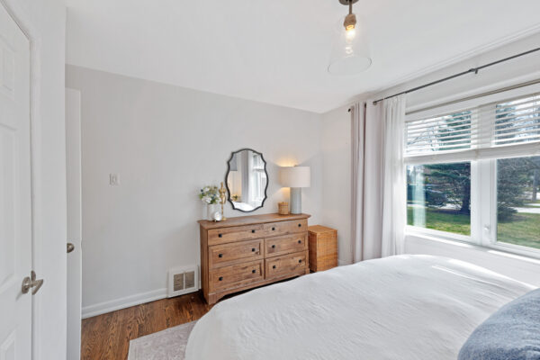 1303-Crossfield-Bend-Mississauga-Web-Salisbury-28