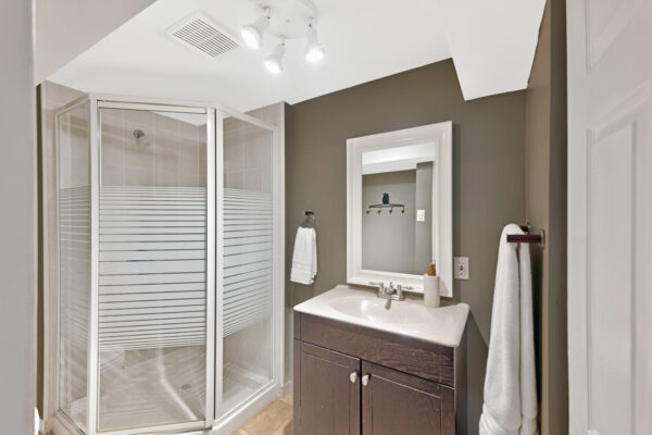 1303-Crossfield-Bend-Mississauga-Web-Salisbury-42