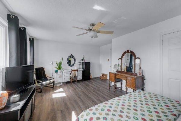 22-Havagal-Crescent-Markham-Web-Salisbury-55