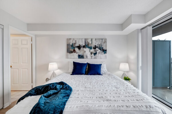 233-Beecroft-Road-#915-Toronto-Web-Salisbury-23