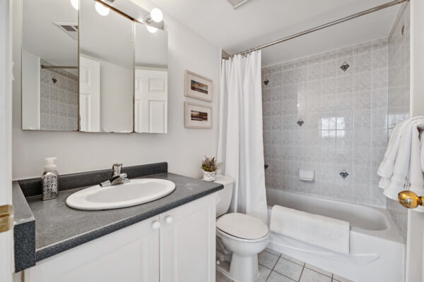 233-Beecroft-Road-#915-Toronto-Web-Salisbury-29