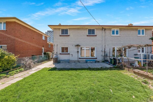 26-Richgrove-Drive-Toronto-Web-Salisbury-61