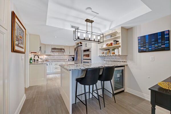 3900-Yonge-Street-#504-Toronto-Web-Salisbury-22