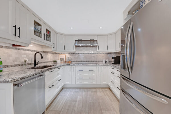 3900-Yonge-Street-#504-Toronto-Web-Salisbury-25