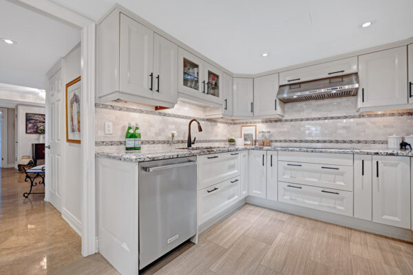 3900-Yonge-Street-#504-Toronto-Web-Salisbury-26