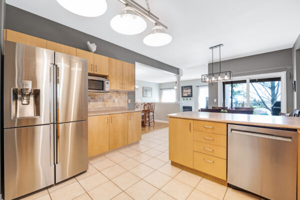 53-Kinross-Avenue-Brooklin-Web-Salisbury-16