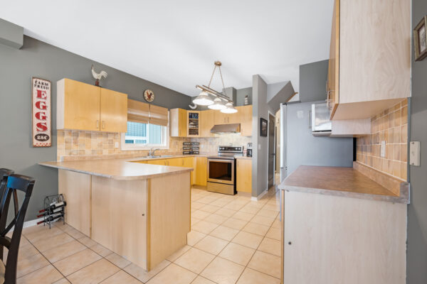 53-Kinross-Avenue-Brooklin-Web-Salisbury-17