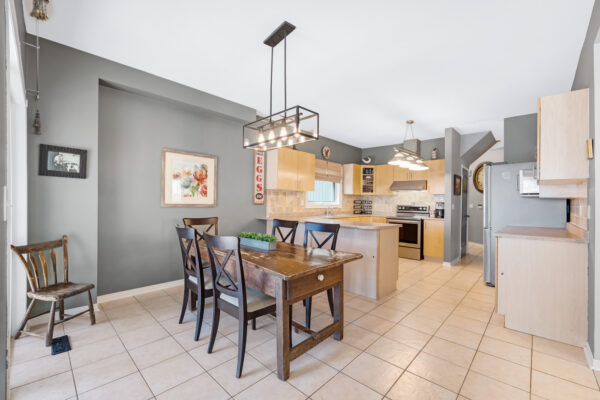 53-Kinross-Avenue-Brooklin-Web-Salisbury-20