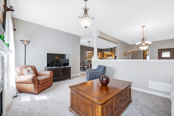 53-Kinross-Avenue-Brooklin-Web-Salisbury-23