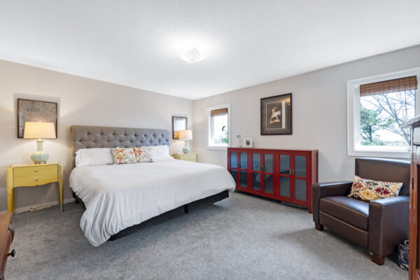 53-Kinross-Avenue-Brooklin-Web-Salisbury-33