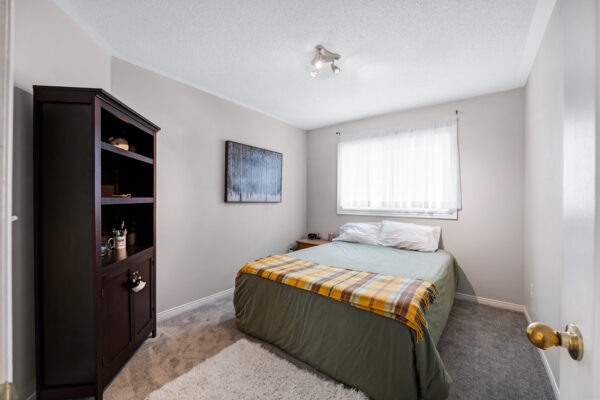 53-Kinross-Avenue-Brooklin-Web-Salisbury-40