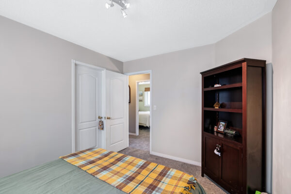 53-Kinross-Avenue-Brooklin-Web-Salisbury-41