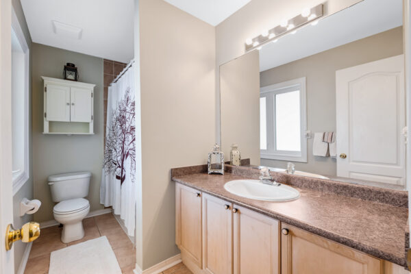 53-Kinross-Avenue-Brooklin-Web-Salisbury-42