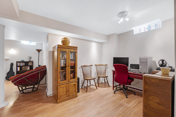 53-Kinross-Avenue-Brooklin-Web-Salisbury-52