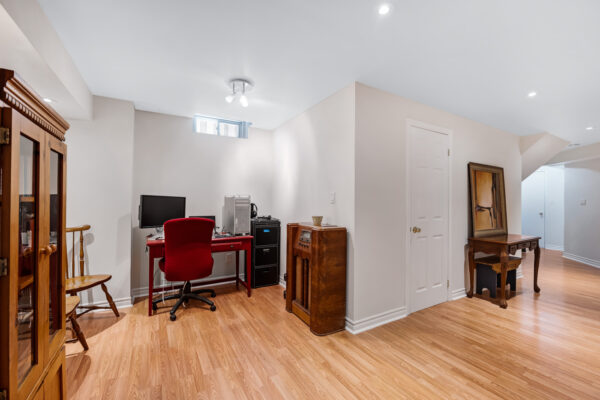 53-Kinross-Avenue-Brooklin-Web-Salisbury-53