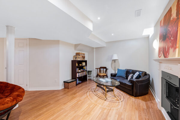 53-Kinross-Avenue-Brooklin-Web-Salisbury-55